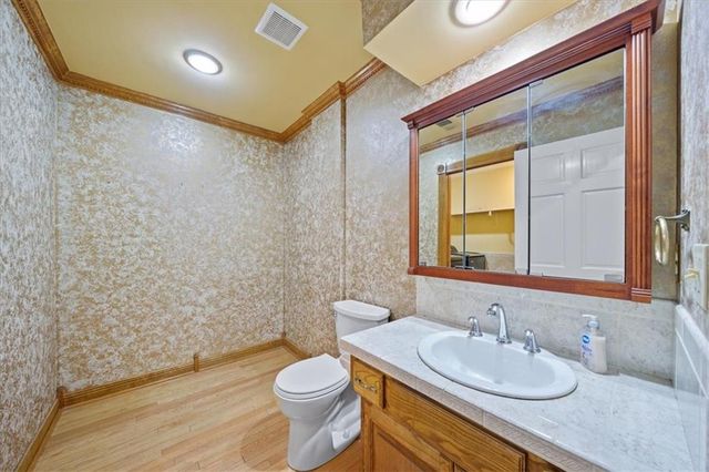 15410 Robinson Street, Overland Park, KS 66223