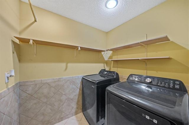 15410 Robinson Street, Overland Park, KS 66223