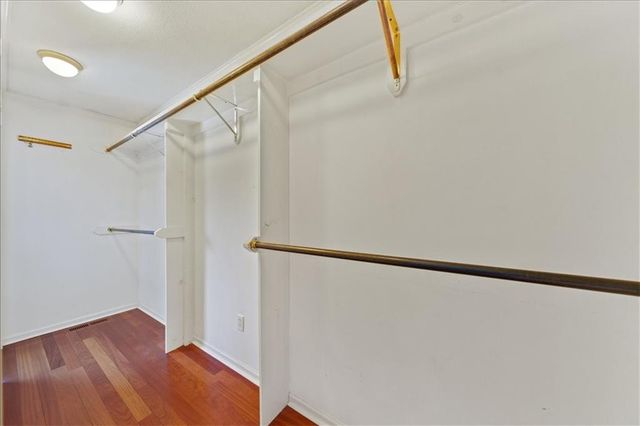 15410 Robinson Street, Overland Park, KS 66223