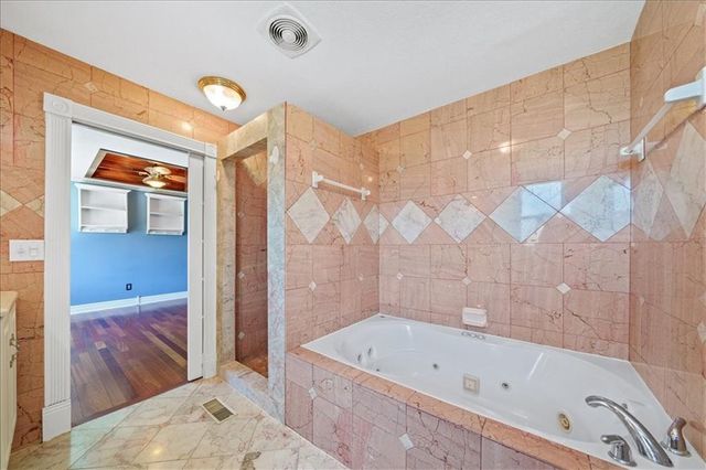 15410 Robinson Street, Overland Park, KS 66223