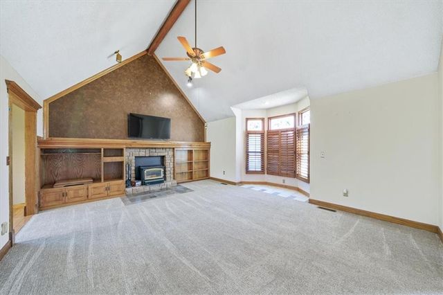 15410 Robinson Street, Overland Park, KS 66223