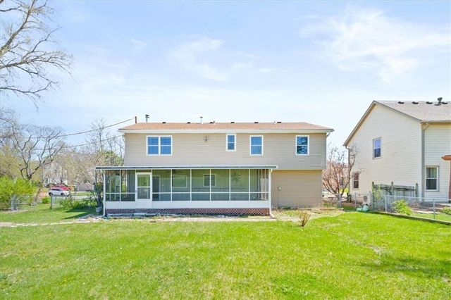 15410 Robinson Street, Overland Park, KS 66223