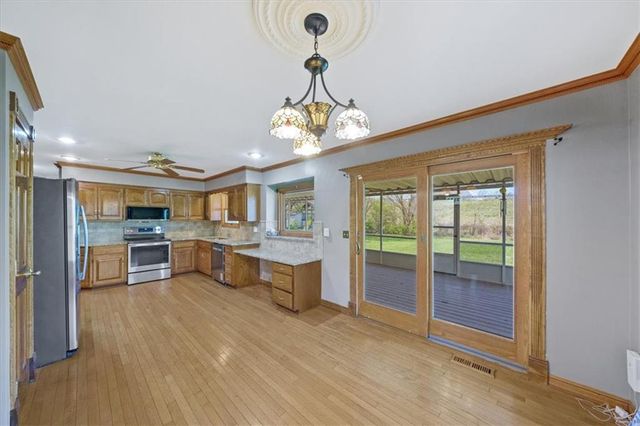 15410 Robinson Street, Overland Park, KS 66223