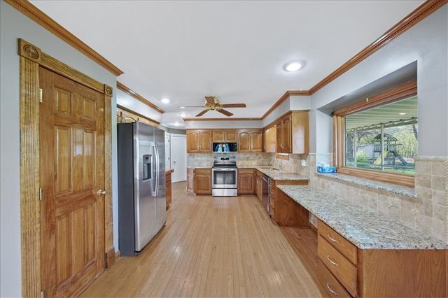 15410 Robinson Street, Overland Park, KS 66223