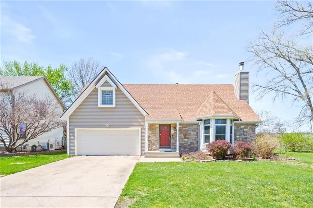 15410 Robinson Street, Overland Park, KS 66223