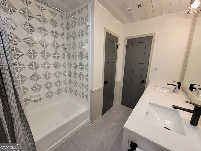 1010 Twin Rivers Road, Greensboro, GA 30642