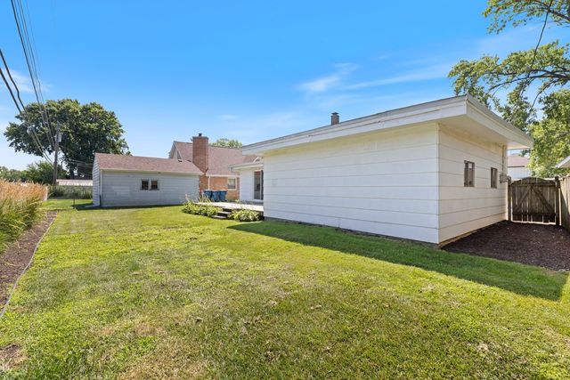 5446 Highland Court, Crestwood, IL 60418