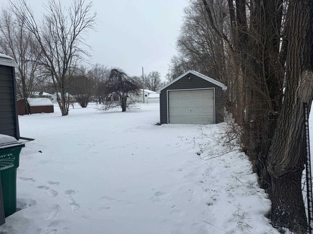 1111 Central Avenue, Evansdale, IA 50707