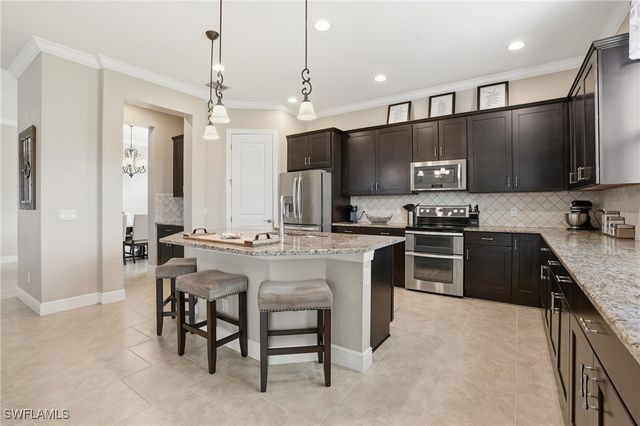 4609 Abaca CIR, Naples, FL 34119