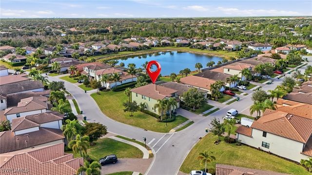 4609 Abaca CIR, Naples, FL 34119