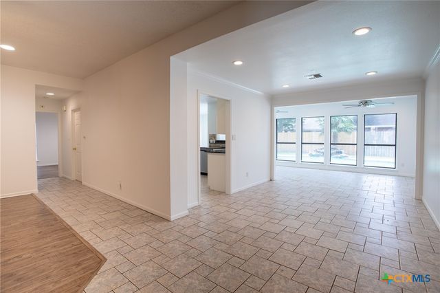 113 Ashford Drive, Victoria, TX 77904