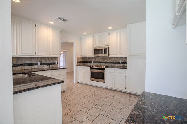 113 Ashford Drive, Victoria, TX 77904