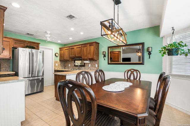 6123 WILLOWRIDGE LN, San Antonio, TX 78249