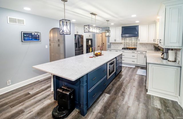 6655 Blue Spruce Drive, Newburgh, IN 47630