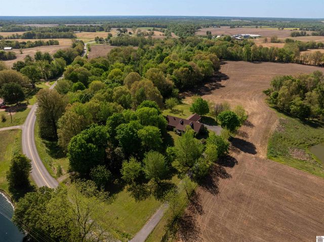 948 Kendall RD, Mayfield, KY 42066