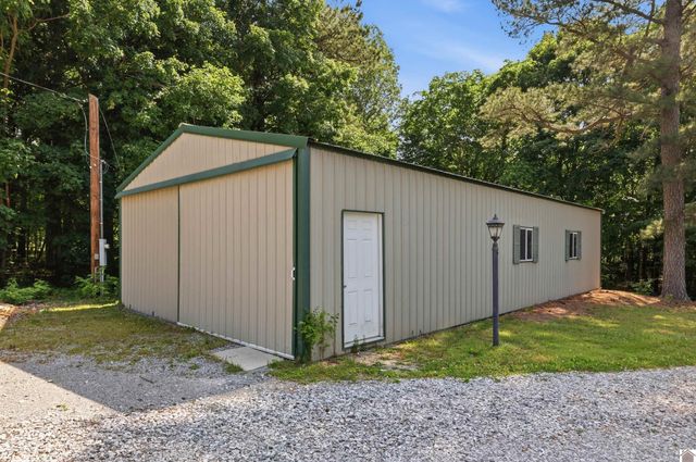 948 Kendall RD, Mayfield, KY 42066