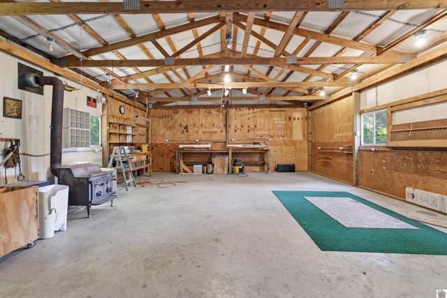 948 Kendall RD, Mayfield, KY 42066
