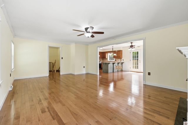 948 Kendall RD, Mayfield, KY 42066