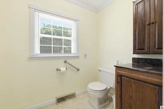 948 Kendall RD, Mayfield, KY 42066