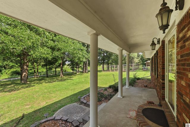 948 Kendall RD, Mayfield, KY 42066