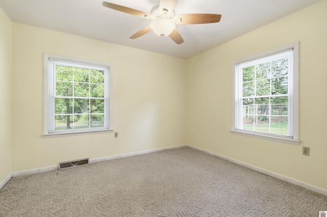 948 Kendall RD, Mayfield, KY 42066
