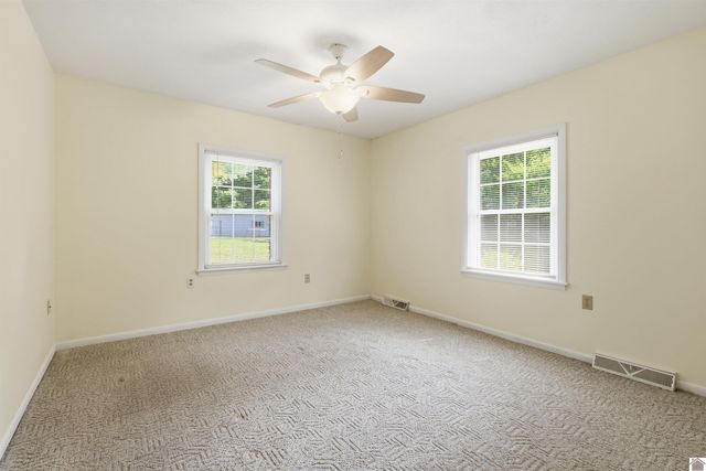 948 Kendall RD, Mayfield, KY 42066