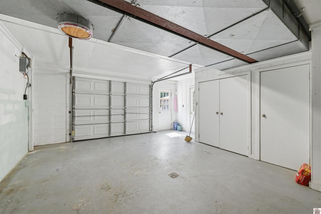 948 Kendall RD, Mayfield, KY 42066