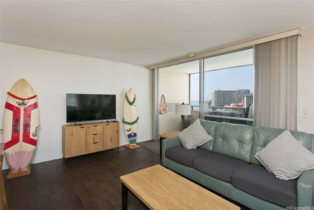 2500 Kalakaua Avenue 1803, Honolulu, HI 96815