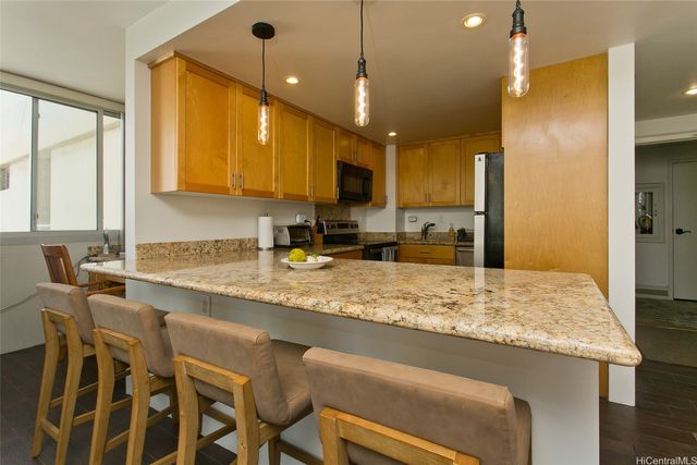 2500 Kalakaua Avenue 1803, Honolulu, HI 96815