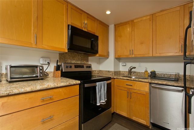 2500 Kalakaua Avenue 1803, Honolulu, HI 96815