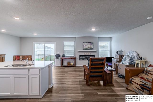 7111 S 205th Street, Gretna, NE 68028