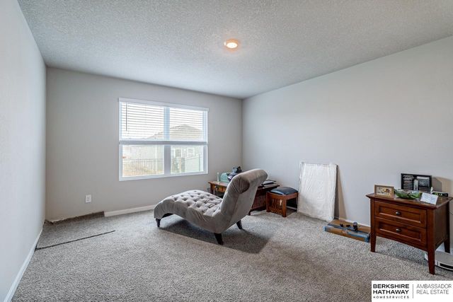 7111 S 205th Street, Gretna, NE 68028