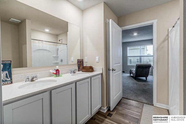 7111 S 205th Street, Gretna, NE 68028