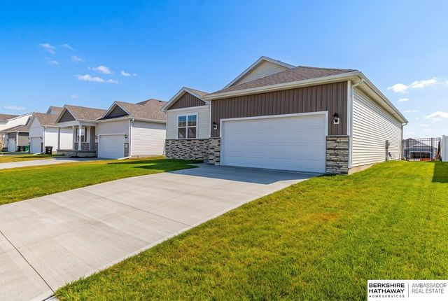 7111 S 205th Street, Gretna, NE 68028