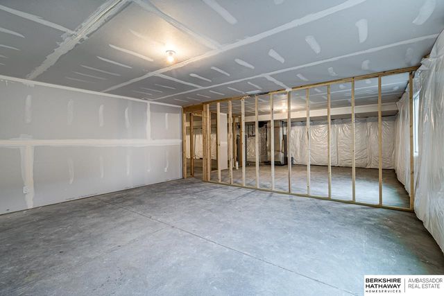 7111 S 205th Street, Gretna, NE 68028