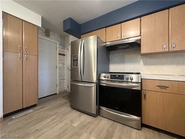 3824 Valacamp Avenue SE, Warren, OH 44484