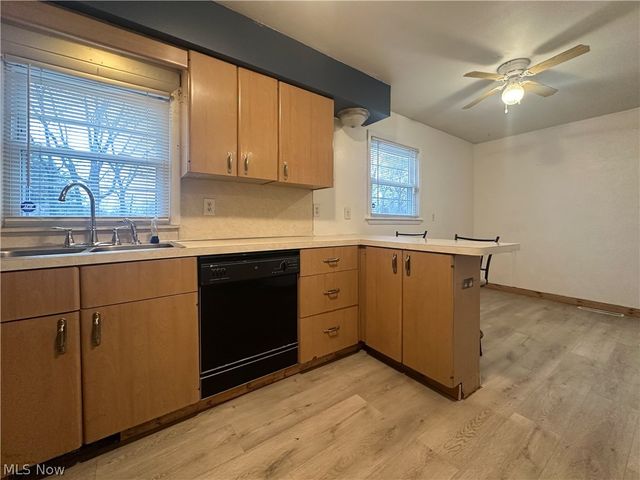 3824 Valacamp Avenue SE, Warren, OH 44484