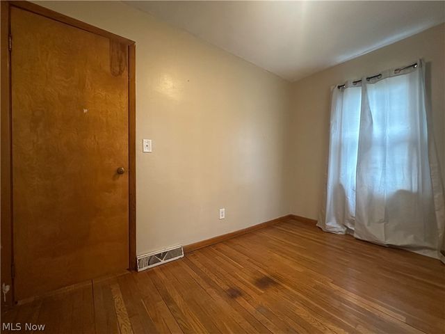 3824 Valacamp Avenue SE, Warren, OH 44484