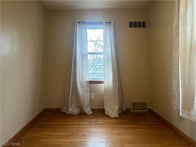 3824 Valacamp Avenue SE, Warren, OH 44484