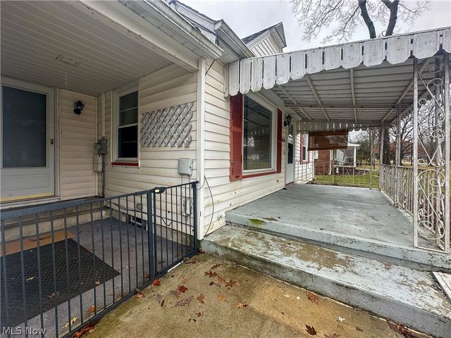 3824 Valacamp Avenue SE, Warren, OH 44484