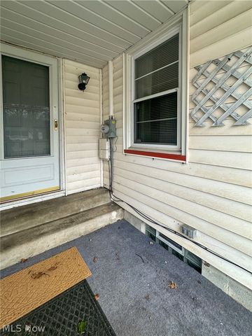 3824 Valacamp Avenue SE, Warren, OH 44484