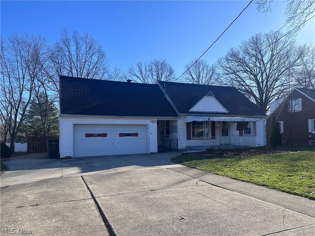 3824 Valacamp Avenue SE, Warren, OH 44484