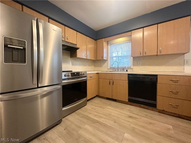 3824 Valacamp Avenue SE, Warren, OH 44484