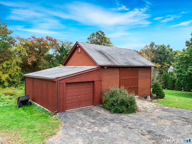 110 West High Street, East Hampton, CT 06424