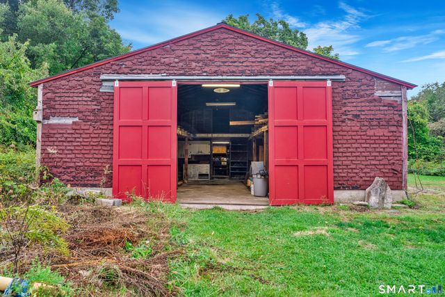 110 West High Street, East Hampton, CT 06424