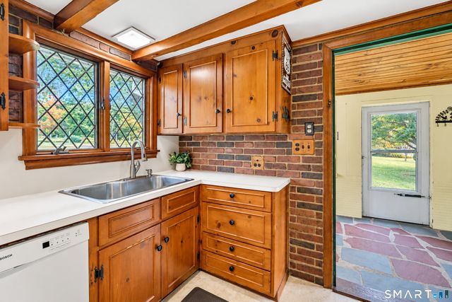 110 West High Street, East Hampton, CT 06424