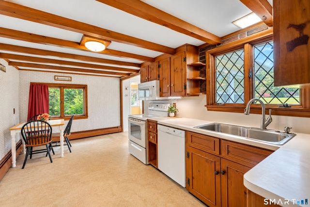 110 West High Street, East Hampton, CT 06424