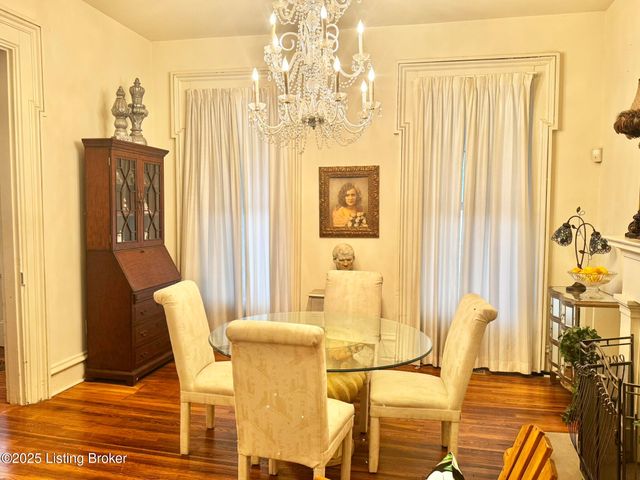 218 Locust St, Jeffersonville, IN 47130