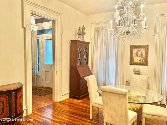 218 Locust St, Jeffersonville, IN 47130