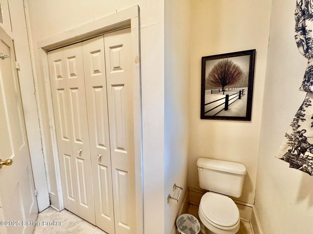 218 Locust St, Jeffersonville, IN 47130